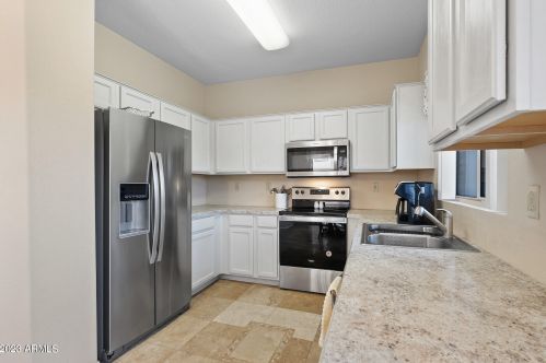 22209 Las Brizas Ln, Sun City AZ 85375-2858 exterior