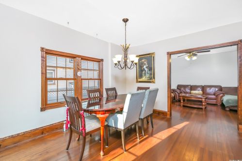 15 16th St, New Hyde Park NY  11040-4914 exterior