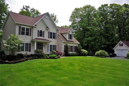 31 Adrianna Dr, Spencerport, NY 14559-9402