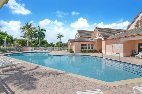 744 208th Dr, Hollywood FL  33029-2148 exterior