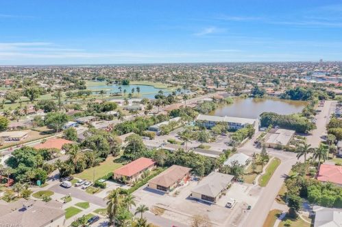 253 2nd Ave, Marco Island FL  34145-2835 exterior