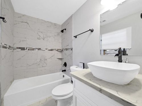 1327 33 St, Galveston TX 77550-4333 exterior