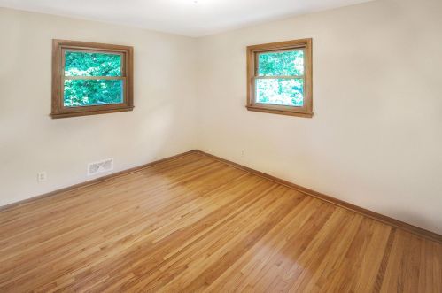 2938 Edgewood Ave, Minneapolis, MN 55426-3326