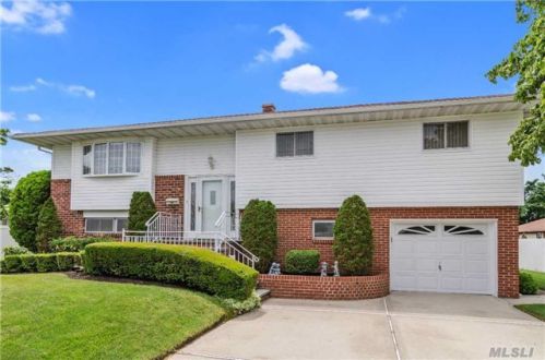 6 Orange St, Deer Park, NY 11729-3525