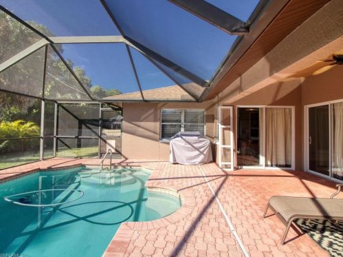 4535 Del Rio Ln, Bonita Springs FL 34134-7236 exterior