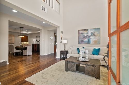 28646 Farrier Dr, Santa Clarita, CA 91354-4503