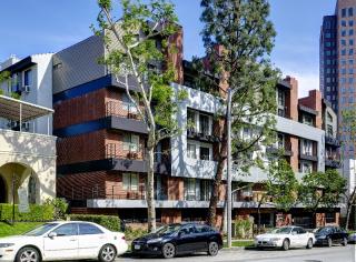 1030 Tiverton Ave, Los Angeles CA  90024-0029 exterior