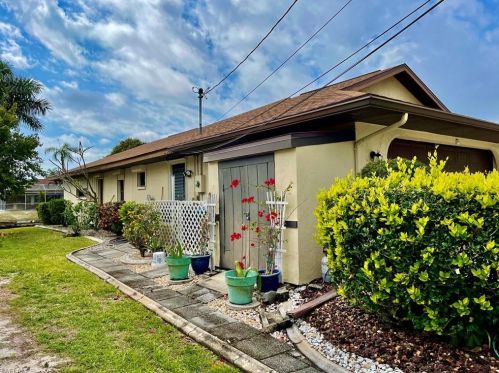 2114 14th Ter, Cape Coral, FL 33990-1925