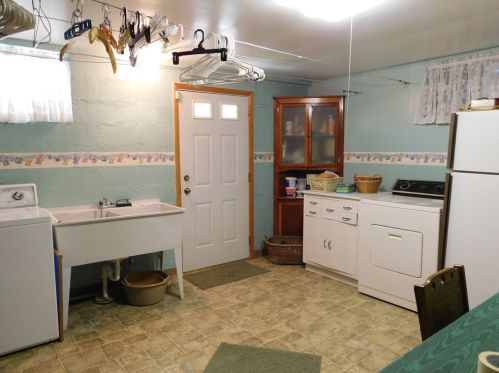 210 Swink Hill Rd, South Connellsville PA  15425-6352 exterior