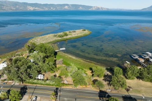 295 Island View Dr, Lakeport, CA 95453-6460