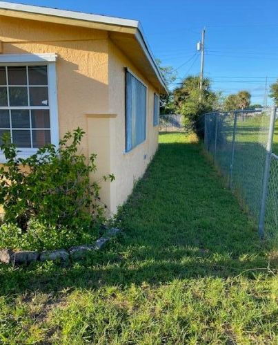 1530 32nd St, West Palm Beach, FL 33404-2972