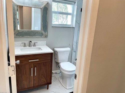 1011 4th Pl, Cape Coral FL  33990-1521 exterior