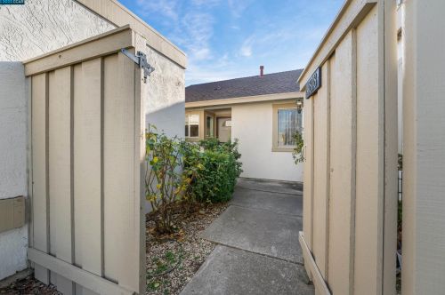 4818 Boxer Blvd, Concord, CA 94521-3604
