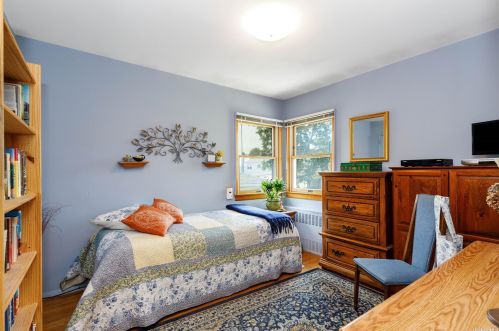 4016 Anne Dr, Seaford NY  11783-1712 exterior