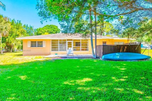 507 Dona Dr, Nokomis FL  34275-2613 exterior