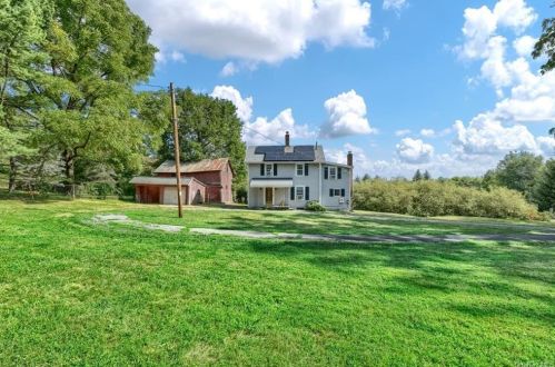 133 Jackson St, Fishkill, NY 12524-1117