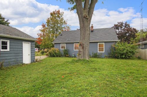 4473 67 St, Kenosha WI 53143-1327 exterior