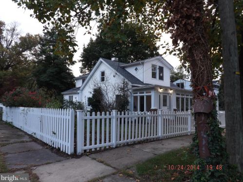 1418 Riverside Dr, Trenton, NJ 08618-5833