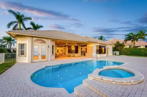1556 Ballantrae Ct, Fort Pierce, FL 34952-6040