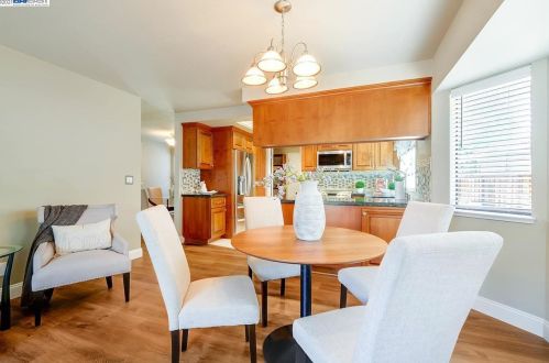 3530 Whitehall Ct, Pleasanton CA  94588-3507 exterior