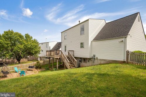 5624 Reardon Ln, Woodbridge VA  22193-3756 exterior