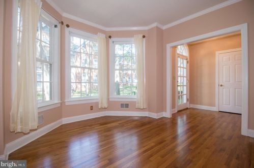 42 Governors Ln, Princeton NJ  08540-3670 exterior