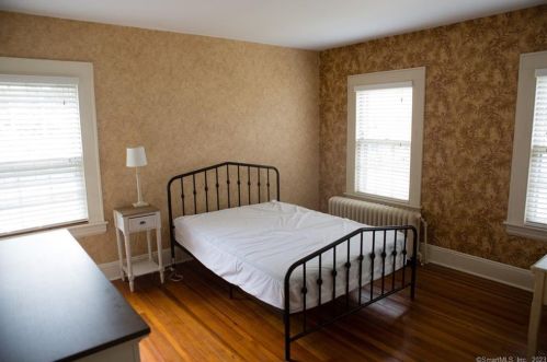 819 Cleveland Ave, Bridgeport CT 06606-5289 exterior