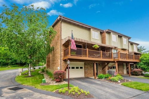 207 Doris Dr, Pittsburgh, PA 15236-1516