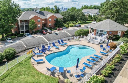 302 Keeneland Dr, Newport KY  41075-4071 exterior