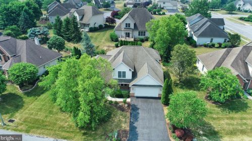 885 Crooked Stick Dr, Navy Sup Dpt PA  17050-2298 exterior