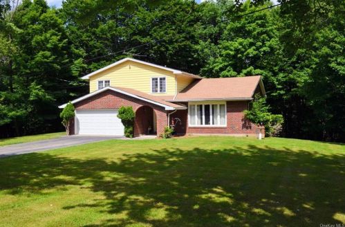 180 Post Hill Rd, Mountaindale, NY 12763-5366