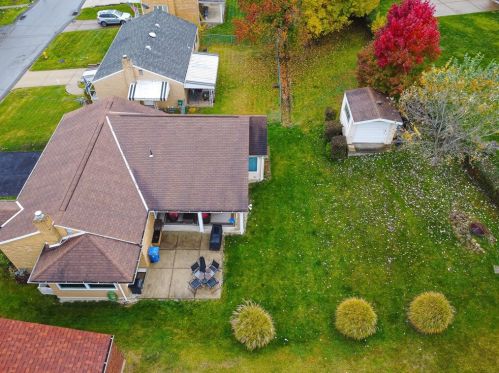 1290 Edgewood Dr, Whitaker PA  15120-1360 exterior