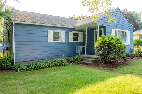 18 Pidgeon Dr, Springfield, MA 01119-2130