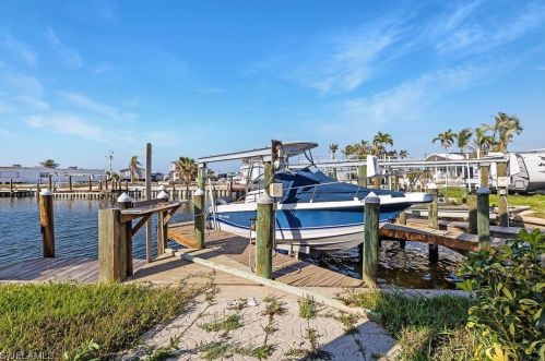 3680 Blueberry Ln, Saint James City FL  33956-2247 exterior