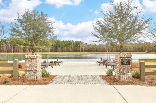 1521 Lindsey Creek Dr, Mount Pleasant SC  29466-8393 exterior