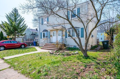 581 Ellis Pl, Woodbridge, NJ 07095-3421