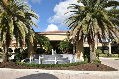 11652 Castellon Ct, Boynton Beach FL  33437-4085 exterior