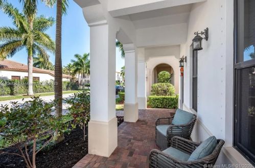 8310 39th Ct, Hollywood FL  33024-5053 exterior