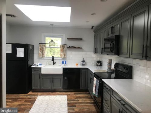 813 Stonybrook Dr, Blue Bell PA  19422-2037 exterior