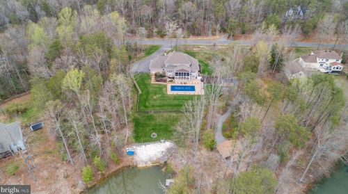 7905 Waterford Dr, Spotsylvania VA  22551-2204 exterior