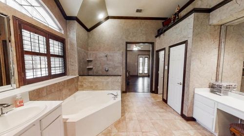 1313 Cayenne Dr, Lewisville TX  75028-3491 exterior