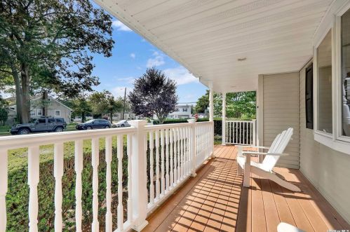 1872 Village Ln, North Wantagh, NY 11793-3231