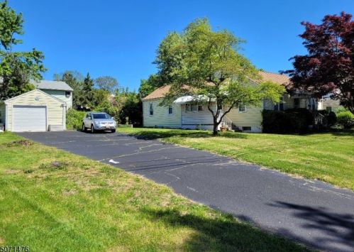 830 Fable Ave, Manville, NJ 08835-2516