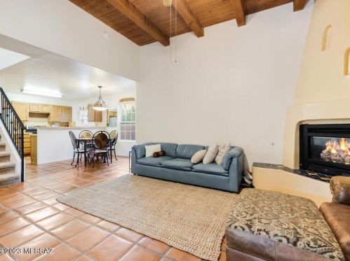 10482 Wayne Moody Ln, Tucson, AZ 85747-5802
