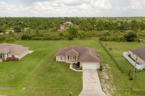 818 Cortez Ave, Lehigh Acres, FL 33972-8019