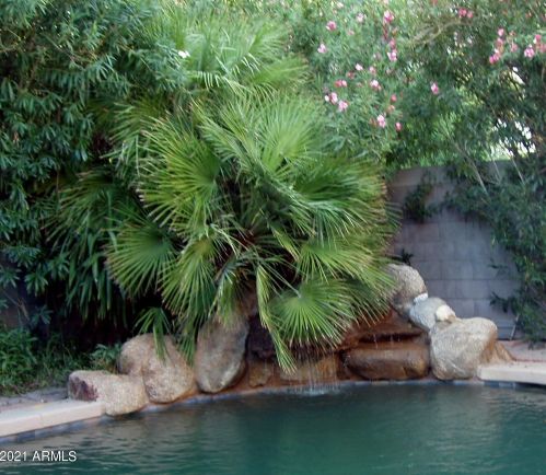 7210 17 Ave, Phoenix AZ 85027-5307 exterior