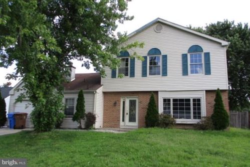 203 Burgundy Dr, Auburn, NJ 08085-1305