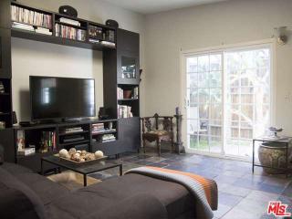 1121 Waterloo St, Los Angeles CA 90026-3035 exterior