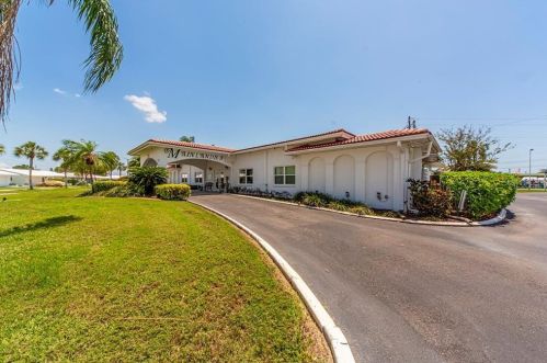 3841 Mainlands Blvd, Pinellas Park FL  33782-3921 exterior