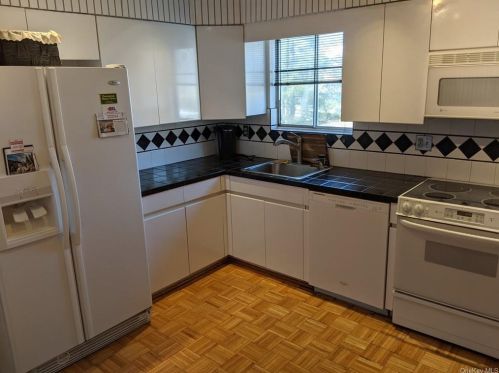 5 Capital Dr, Washingtonville NY  10992-1301 exterior